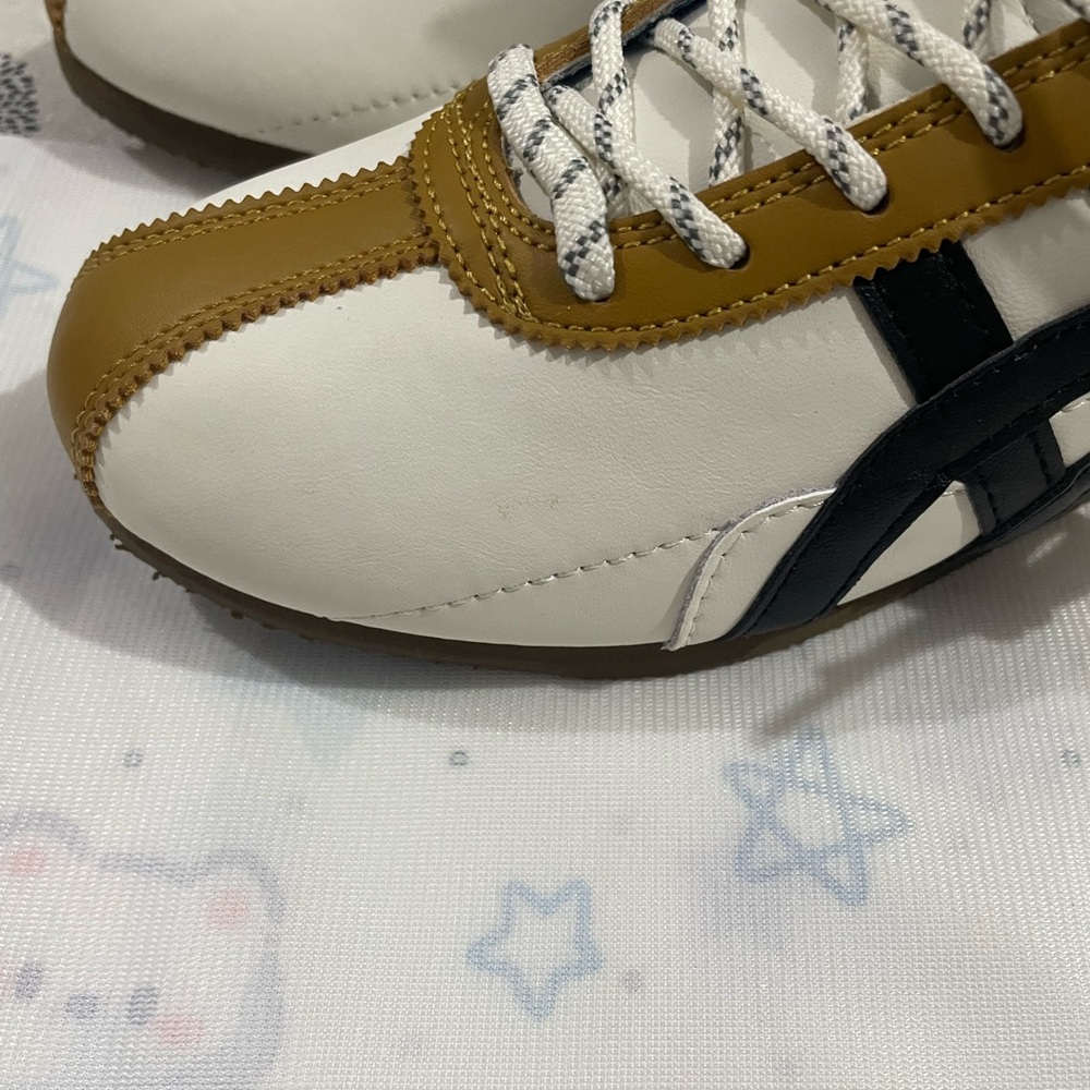 Onitsuka Tiger by Asics White/Black/Gold Retro Runner - Picture 10 of 10